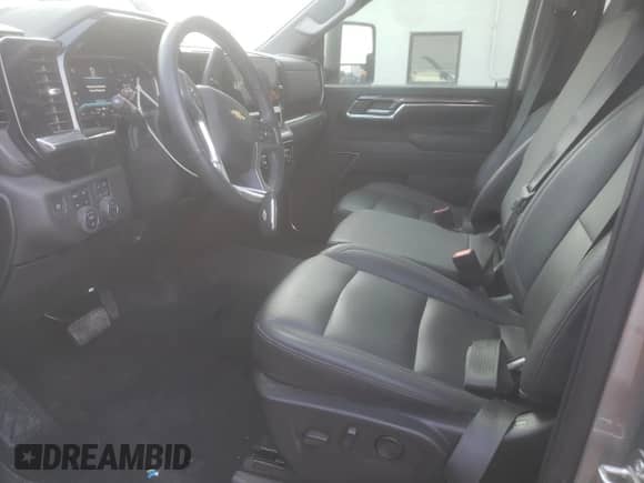 2024 Chevrolet Silverado 3500HD LTZ с VIN 2GC4YUEYXR1174613, выставлен на аукционе Copart как лот 83714764 с пробегом 7 123 миль миль и Списание • Salvage title. История ставок и продаж доступна на DreamBid. Изображение 7.