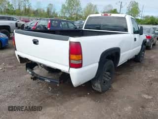 1999 Chevrolet Silverado 2500 z VIN 1GCGK24U4XE220188, wystawiony jako IAAI lot #42125659 z przebiegiem 442 175 mil mil oraz . Historia ofert i sprzedaży dostępna na DreamBid. Obrazek 4.