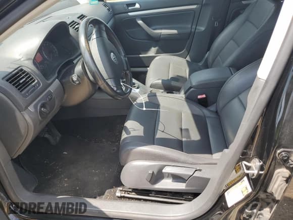 ✅ 2008 Volkswagen Jetta Wolfsburg Edition • VIN: 3VWRJ71K98M180176 • Lot: 55503854. Listed on Copart with 82,610 mi. Free auction sales archive from the USA and detailed vehicle history report at DreamBid. Image 7.