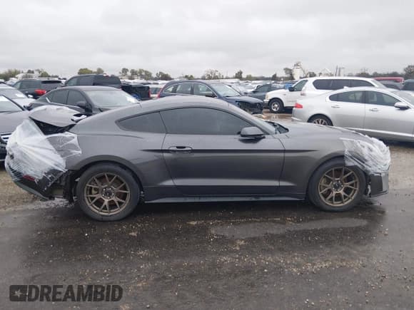 ✅ 2020 Ford Mustang EcoBoost • VIN: 1FA6P8TH8L5130028 • Lot: 43404208. Wystawiony na IAAI z przebiegiem 99 910 mil. Bezpłatny archiwum sprzedaży aukcyjnych z USA i szczegółowy raport historii pojazdu na DreamBid. Zdjęcie 14.