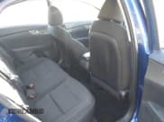 ✅ 2021 Kia Forte LXS • VIN: 3KPF24AD4ME376128 • Lot: 43453388. Wystawiony na IAAI z przebiegiem 34 173 mil. Bezpłatny archiwum sprzedaży aukcyjnych z USA i szczegółowy raport historii pojazdu na DreamBid. Zdjęcie 8.