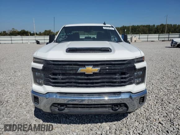 ✅ 2024 Chevrolet Silverado 2500HD Work Truck • VIN: 1GC4YLEY6RF191203 • Лот: 63859215. Опубликован ранее на Copart с пробегом 38 142 миль. Бесплатный доступ к архиву аукционных продаж из США и подробный отчёт об истории автомобиля на DreamBid. Изображение 5.