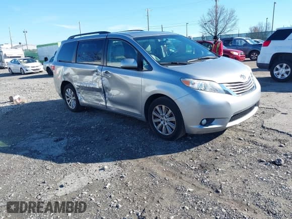 ✅ 2017 Toyota Sienna XLE • VIN: 5TDDZ3DC7HS187839 • Lot: 43773109. Listed on IAAI with 47,247 mi. Free auction sales archive from the USA and detailed vehicle history report at DreamBid. Image 1.