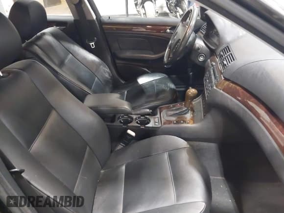 ✅ 2004 BMW 3 Series 325xi • VIN: WBAEP33464PF04602 • Lot: 41634556. Listed on IAAI with 92,408 mi. Free auction sales archive from the USA and detailed vehicle history report at DreamBid. Image 5.