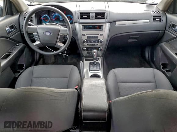 ✅ 2012 Ford Fusion SE • VIN: 3FAHP0HG4CR324630 • Lot: 93897595. Wystawiony na Copart z przebiegiem 104 646 mil. Bezpłatny archiwum sprzedaży aukcyjnych z USA i szczegółowy raport historii pojazdu na DreamBid. Zdjęcie 8.