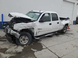 ✅ 2004 Chevrolet Silverado 2500HD LS • VIN: 1GCHK23104F161013 • Lot: 88533195. Wystawiony na Copart z przebiegiem 224 208 mil. Bezpłatny archiwum sprzedaży aukcyjnych z USA i szczegółowy raport historii pojazdu na DreamBid. Zdjęcie 1.