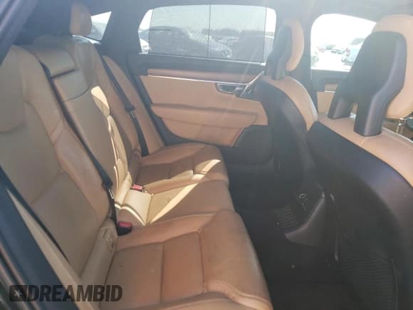 ✅ 2018 Volvo S90 Inscription • VIN: LVYBC0AL4JP028393 • Лот: 66563703. Опубликован ранее на Copart с пробегом 101 506 миль. Бесплатный доступ к архиву аукционных продаж из США и подробный отчёт об истории автомобиля на DreamBid. Изображение 10.