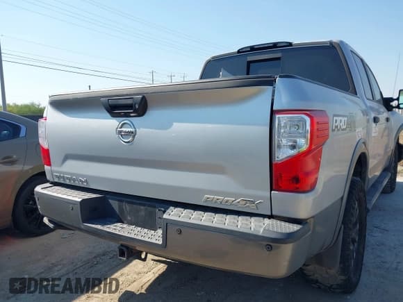 ✅ 2018 Nissan Titan Pro-4X • VIN: 1N6AA1E51JN551695 • Lot: 43365881. Listed on IAAI with 114,790 mi. Free auction sales archive from the USA and detailed vehicle history report at DreamBid. Image 17.