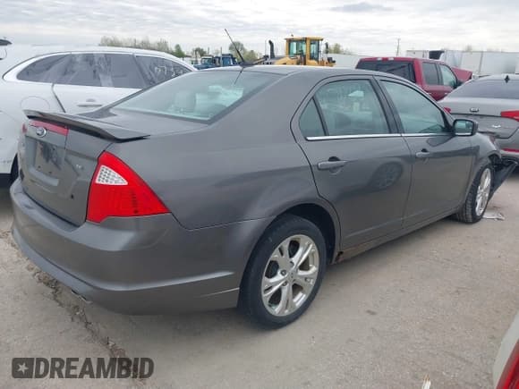 ✅ 2012 Ford Fusion SE • VIN: 3FAHP0HA9CR299686 • Lot: 35577638. Listed on IAAI with 119,451 mi. Free auction sales archive from the USA and detailed vehicle history report at DreamBid. Image 4.