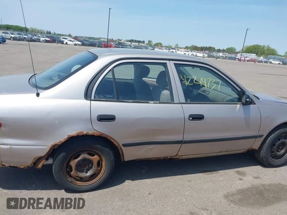✅ 1998 Chevrolet Prizm Lsi • VIN: 1Y1SK528XWZ403180 • Lot: 42214737. Listed on IAAI with 195,754 mi. Free auction sales archive from the USA and detailed vehicle history report at DreamBid. Image 6.