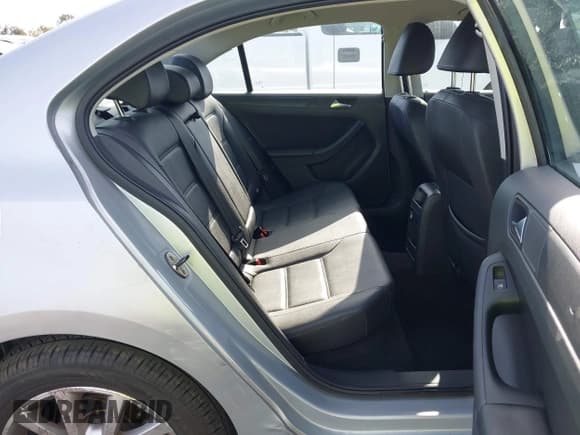 ✅ 2012 Volkswagen Jetta SE • VIN: 3VWDP7AJ1CM402542 • Lot: 43836428. Wystawiony na IAAI z przebiegiem 127 197 mil. Bezpłatny archiwum sprzedaży aukcyjnych z USA i szczegółowy raport historii pojazdu na DreamBid. Zdjęcie 8.