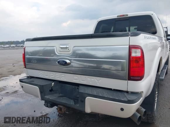 ✅ 2014 Ford F-250 Lariat • VIN: 1FT7W2BT9EEA71823 • Лот: 43644937. Опубликован ранее на IAAI с пробегом 193 826 миль. Бесплатный доступ к архиву аукционных продаж из США и подробный отчёт об истории автомобиля на DreamBid. Изображение 16.