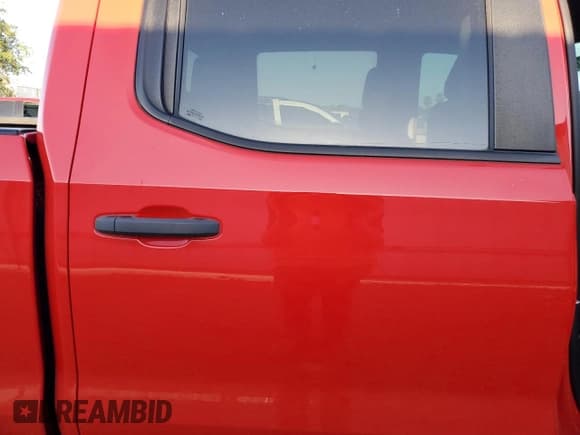 ✅ 2022 Chevrolet Silverado 1500 Custom • VIN: 3GCPYBEK8NG152589 • Lot: 52447375. Wystawiony na Copart z przebiegiem 21 553 mil. Bezpłatny archiwum sprzedaży aukcyjnych z USA i szczegółowy raport historii pojazdu na DreamBid. Zdjęcie 10.