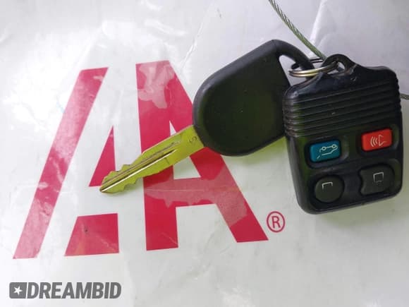 ✅ 2004 Ford Explorer XLS • VIN: 1FMZU72K64UA30908 • Lot: 43730390. Wystawiony na IAAI z przebiegiem 141 274 mil. Bezpłatny archiwum sprzedaży aukcyjnych z USA i szczegółowy raport historii pojazdu na DreamBid. Zdjęcie 11.