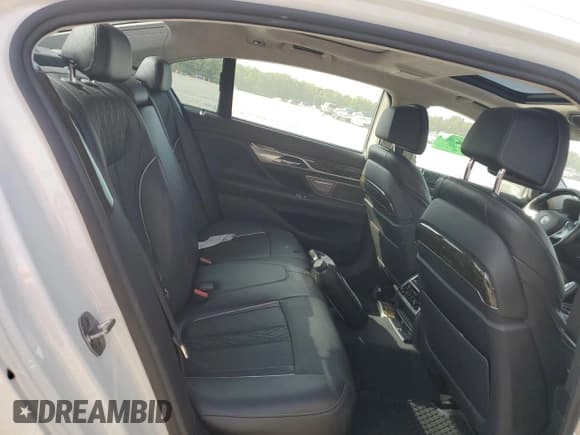 ✅ 2018 BMW 7 Series 750i • VIN: WBA7F0C51JGM23969 • Lot: 68194395. Listed on Copart with 81,171 mi. Free auction sales archive from the USA and detailed vehicle history report at DreamBid. Image 10.