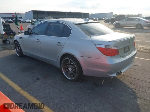 ✅ 2007 BMW 5 Series 525i • VIN: WBANE53537CY06111 • Lot: 43766694. Listed on IAAI with 107,955 mi. Free auction sales archive from the USA and detailed vehicle history report at DreamBid. Image 3.