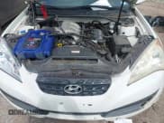 ✅ 2010 Hyundai Genesis Coupe • VIN: KMHHU6KH2AU038218 • Lot: 42437658. Wystawiony na IAAI z przebiegiem 172 440 mil. Bezpłatny archiwum sprzedaży aukcyjnych z USA i szczegółowy raport historii pojazdu na DreamBid. Zdjęcie 10.