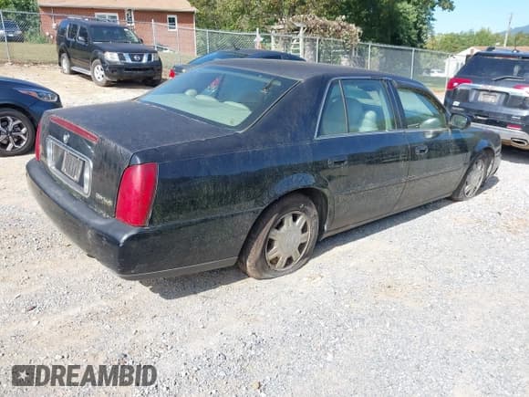 ✅ 2003 Cadillac DeVille • VIN: 1G6KD54Y83U238334 • Lot: 43154460. Wystawiony na IAAI z przebiegiem 140 274 mil. Bezpłatny archiwum sprzedaży aukcyjnych z USA i szczegółowy raport historii pojazdu na DreamBid. Zdjęcie 4.