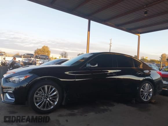 ✅ 2021 Infiniti Q50 Luxe • VIN: JN1EV7BP2MM705846 • Lot: 43727308. Wystawiony na IAAI z przebiegiem 25 668 mil. Bezpłatny archiwum sprzedaży aukcyjnych z USA i szczegółowy raport historii pojazdu na DreamBid. Zdjęcie 15.
