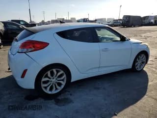 ✅ 2012 Hyundai Veloster w/Red Int • VIN: KMHTC6AD1CU055896 • Lot: 83806034. Wystawiony na Copart z przebiegiem 106 002 mil. Bezpłatny archiwum sprzedaży aukcyjnych z USA i szczegółowy raport historii pojazdu na DreamBid. Zdjęcie 3.