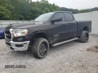 2019 Ram 1500 Tradesman z VIN 1C6SRFCT2KN545699, wystawiony jako Copart lot #69629125 z przebiegiem 77 169 mil mil oraz Szkoda całkowita • Salvage title. Historia ofert i sprzedaży dostępna na DreamBid. Obrazek 1.