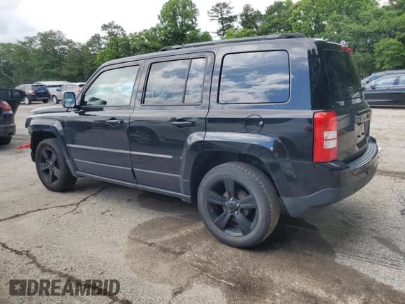✅ 2015 Jeep Patriot Sport • VIN: 1C4NJPBA5FD156912 • Lot: 58123725. Wystawiony na Copart z przebiegiem 102 525 mil. Bezpłatny archiwum sprzedaży aukcyjnych z USA i szczegółowy raport historii pojazdu na DreamBid. Zdjęcie 2.