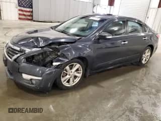 2015 Nissan Altima S with VIN 1N4AL3AP6FC202251, listed as a Copart auction lot 71971725 with 174,448 mi miles and Salvage title. Bid and sale history available at DreamBid. Image 1.