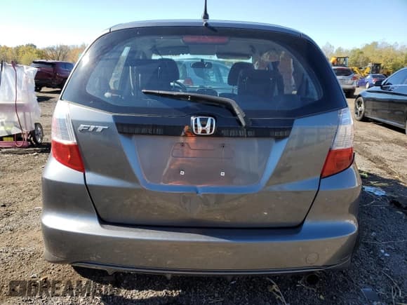 ✅ 2011 Honda Fit • VIN: JHMGE8H35BC025599 • Лот: 86716285. Опубликован ранее на Copart с пробегом 156 566 миль. Бесплатный доступ к архиву аукционных продаж из США и подробный отчёт об истории автомобиля на DreamBid. Изображение 6.