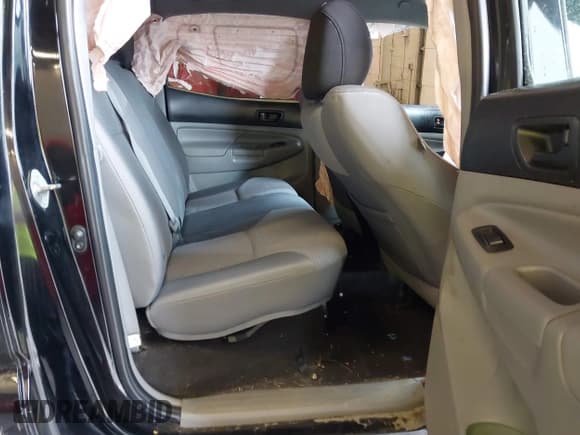 ✅ 2014 Toyota Tacoma • VIN: 3TMLU4ENXEM143779 • Lot: 43475792. Listed on IAAI with 156,975 mi. Free auction sales archive from the USA and detailed vehicle history report at DreamBid. Image 8.