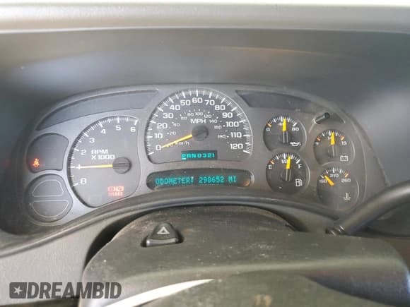 ✅ 2003 Chevrolet Suburban LS • VIN: 1GNEC16T33J262864 • Лот: 61648255. Опубликован ранее на Copart с пробегом 298 652 миль. Бесплатный доступ к архиву аукционных продаж из США и подробный отчёт об истории автомобиля на DreamBid. Изображение 9.