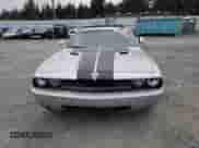 2010 Dodge Challenger SRT-8 z VIN 2B3CJ7DW7AH270018, wystawiony jako Copart lot #72088594 z przebiegiem Nie podano mil oraz Szkoda całkowita • Salvage title. Historia ofert i sprzedaży dostępna na DreamBid. Obrazek 5.