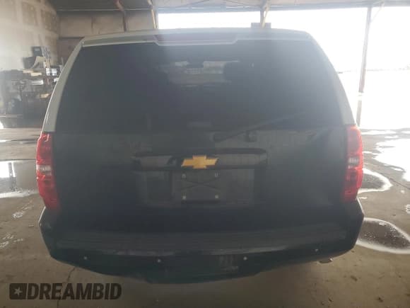 ✅ 2014 Chevrolet Tahoe Commercial • VIN: 1GNLC2E06ER199722 • Lot: 70228645. Wystawiony na Copart z przebiegiem 165 392 mil. Bezpłatny archiwum sprzedaży aukcyjnych z USA i szczegółowy raport historii pojazdu na DreamBid. Zdjęcie 6.