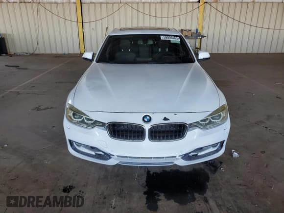 ✅ 2015 BMW 3 Series 328i • VIN: WBA3A5G56FNS83103 • Лот: 59956465. Опубликован ранее на Copart с пробегом 84 186 миль. Бесплатный доступ к архиву аукционных продаж из США и подробный отчёт об истории автомобиля на DreamBid. Изображение 5.