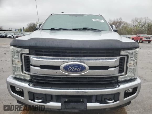 ✅ 2017 Ford F-250 XL • VIN: 1FT7W2AT2HEB73907 • Lot: 50268335. Wystawiony na Copart z przebiegiem 206 368 mil. Bezpłatny archiwum sprzedaży aukcyjnych z USA i szczegółowy raport historii pojazdu na DreamBid. Zdjęcie 5.