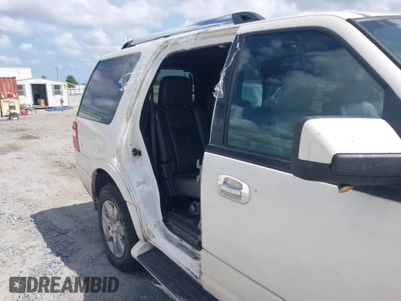 ✅ 2007 Ford Expedition Limited • VIN: 1FMFU19557LA48763 • Лот: 43286619. Опубликован ранее на IAAI с пробегом 207 688 миль. Бесплатный доступ к архиву аукционных продаж из США и подробный отчёт об истории автомобиля на DreamBid. Изображение 6.