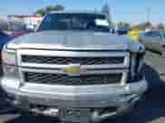 2015 Chevrolet Silverado 1500 LTZ z VIN 3GCUKSEC9FG258290, wystawiony jako IAAI lot #43514218 z przebiegiem 168 385 mil mil oraz . Historia ofert i sprzedaży dostępna na DreamBid. Obrazek 13.