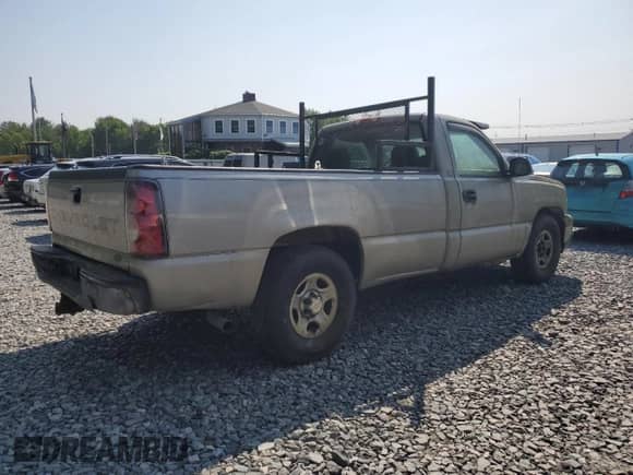 2004 Chevrolet Silverado 1500 LS z VIN 1GCEC14T84E230899, wystawiony jako Copart lot #60497185 z przebiegiem 227 145 mil mil oraz Czysty tytuł • Clean title. Historia ofert i sprzedaży dostępna na DreamBid. Obrazek 3.