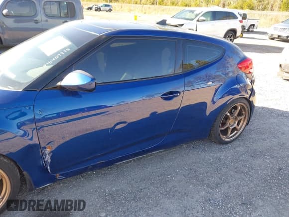 ✅ 2017 Hyundai Veloster • VIN: KMHTC6AD0HU319858 • Lot: 41459895. Wystawiony na IAAI z przebiegiem 114 466 mil. Bezpłatny archiwum sprzedaży aukcyjnych z USA i szczegółowy raport historii pojazdu na DreamBid. Zdjęcie 6.