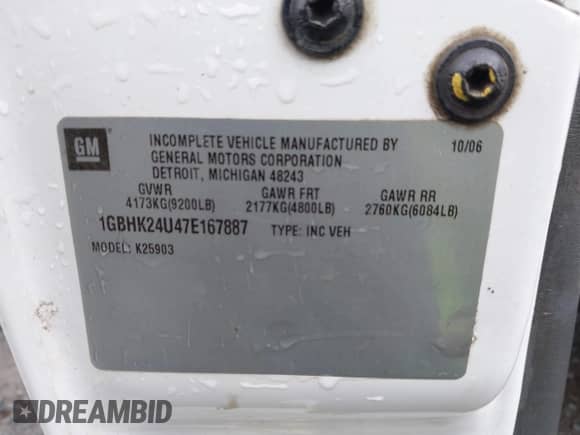 2007 Chevrolet Silverado 2500HD z VIN 1GBHK24U47E167887, wystawiony jako IAAI lot #43563092 z przebiegiem 133 727 mil mil oraz . Historia ofert i sprzedaży dostępna na DreamBid. Obrazek 9.