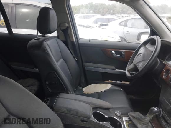 ✅ 2012 Mercedes-Benz GLK 350 • VIN: WDCGG8HB8CF755634 • Lot: 43270641. Listed on IAAI with 125,088 mi. Free auction sales archive from the USA and detailed vehicle history report at DreamBid. Image 5.