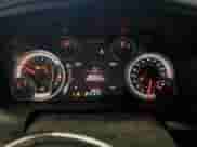 2021 Ram 1500 Warlock z VIN 1C6RR6GT2MS575041, wystawiony jako Copart lot #73572404 z przebiegiem 94 601 mil mil oraz Czysty tytuł • Clean title. Historia ofert i sprzedaży dostępna na DreamBid. Obrazek 9.