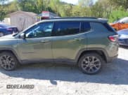 ✅ 2021 Jeep Compass 80th Anniversary • VIN: 3C4NJDEB7MT557629 • Lot: 43358106. Wystawiony na IAAI z przebiegiem 55 800 mil. Bezpłatny archiwum sprzedaży aukcyjnych z USA i szczegółowy raport historii pojazdu na DreamBid. Zdjęcie 14.