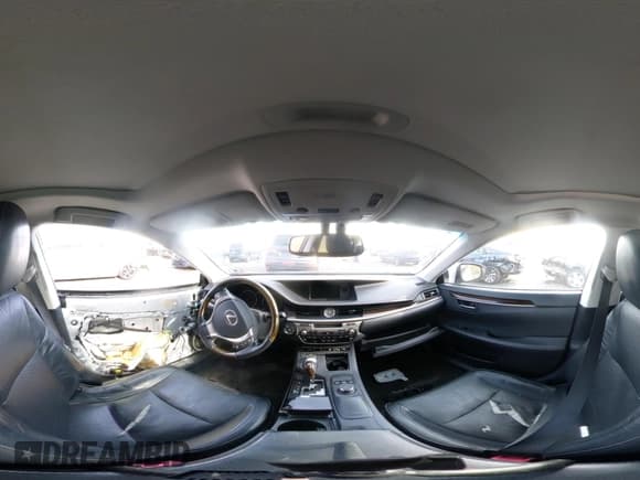 ✅ 2013 Lexus ES 250 • VIN: JTHBK1GG3D2035460 • Лот: 43647704. Опубликован ранее на IAAI с пробегом 156 154 миль. Бесплатный доступ к архиву аукционных продаж из США и подробный отчёт об истории автомобиля на DreamBid. Изображение 20.