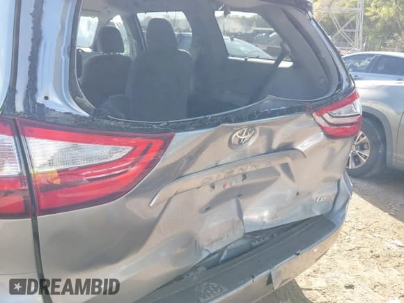 ✅ 2016 Toyota Sienna LE AAS • VIN: 5TDKK3DC0GS713352 • Lot: 43338391. Listed on IAAI with 99,856 mi. Free auction sales archive from the USA and detailed vehicle history report at DreamBid. Image 6.