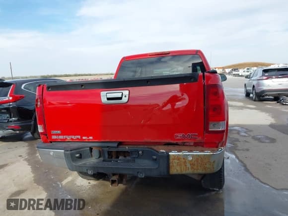 ✅ 2010 GMC Sierra 1500 SLE • VIN: 3GTRKVE33AG190388 • Lot: 43628420. Listed on IAAI with 148,763 mi. Free auction sales archive from the USA and detailed vehicle history report at DreamBid. Image 16.
