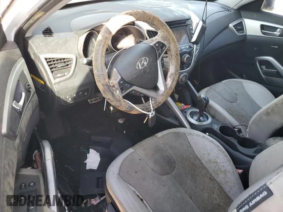 ✅ 2012 Hyundai Veloster w/Red Int • VIN: KMHTC6AD8CU054079 • Lot: 77586954. Wystawiony na Copart z przebiegiem Nie podano. Bezpłatny archiwum sprzedaży aukcyjnych z USA i szczegółowy raport historii pojazdu na DreamBid. Zdjęcie 8.