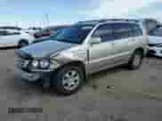 2001 Toyota Highlander с VIN JTEHF21A010015776, выставлен на аукционе Copart как лот 62600325 с пробегом 208 620 миль миль и Списание • Salvage title. История ставок и продаж доступна на DreamBid. Изображение 1.