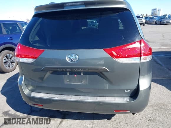 ✅ 2014 Toyota Sienna LE • VIN: 5TDKK3DC5ES458775 • Lot: 43588211. Listed on IAAI with 72,262 mi. Free auction sales archive from the USA and detailed vehicle history report at DreamBid. Image 16.