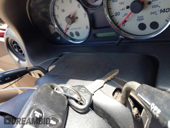 ✅ 2001 Mazda MX-5 Miata • VIN: JM1NB353210204983 • Lot: 42555329. Wystawiony na IAAI z przebiegiem 101 306 mil. Bezpłatny archiwum sprzedaży aukcyjnych z USA i szczegółowy raport historii pojazdu na DreamBid. Zdjęcie 11.