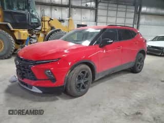 2024 Chevrolet Blazer LT z VIN 3GNKBJR44RS171295, wystawiony jako Copart lot #47431225 z przebiegiem 18 699 mil mil oraz Szkoda całkowita • Salvage title. Historia ofert i sprzedaży dostępna na DreamBid. Obrazek 1.